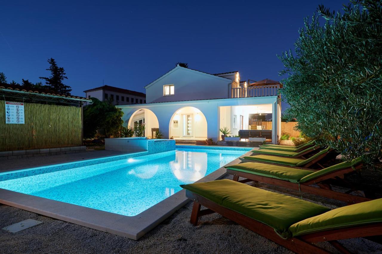 Villa Katja Kastela Bagian luar foto