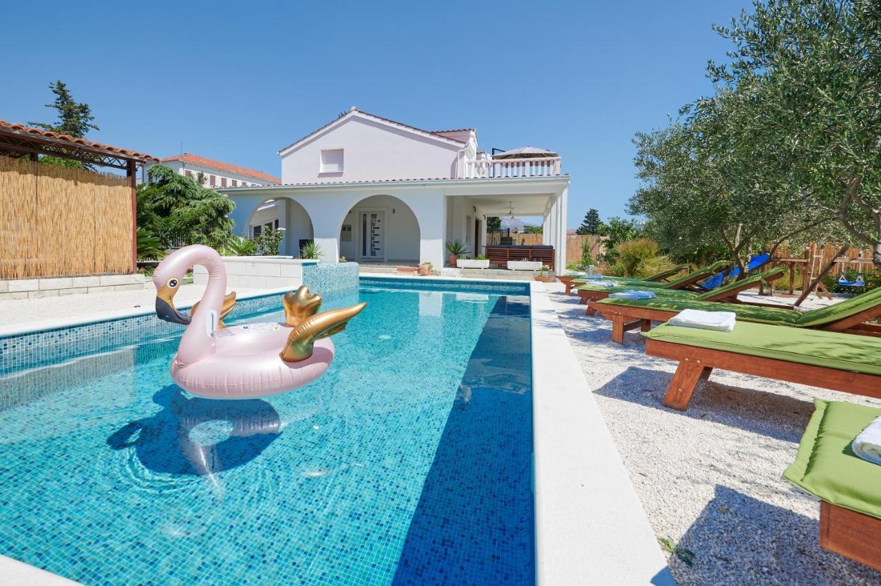 Villa Katja Kastela Bagian luar foto