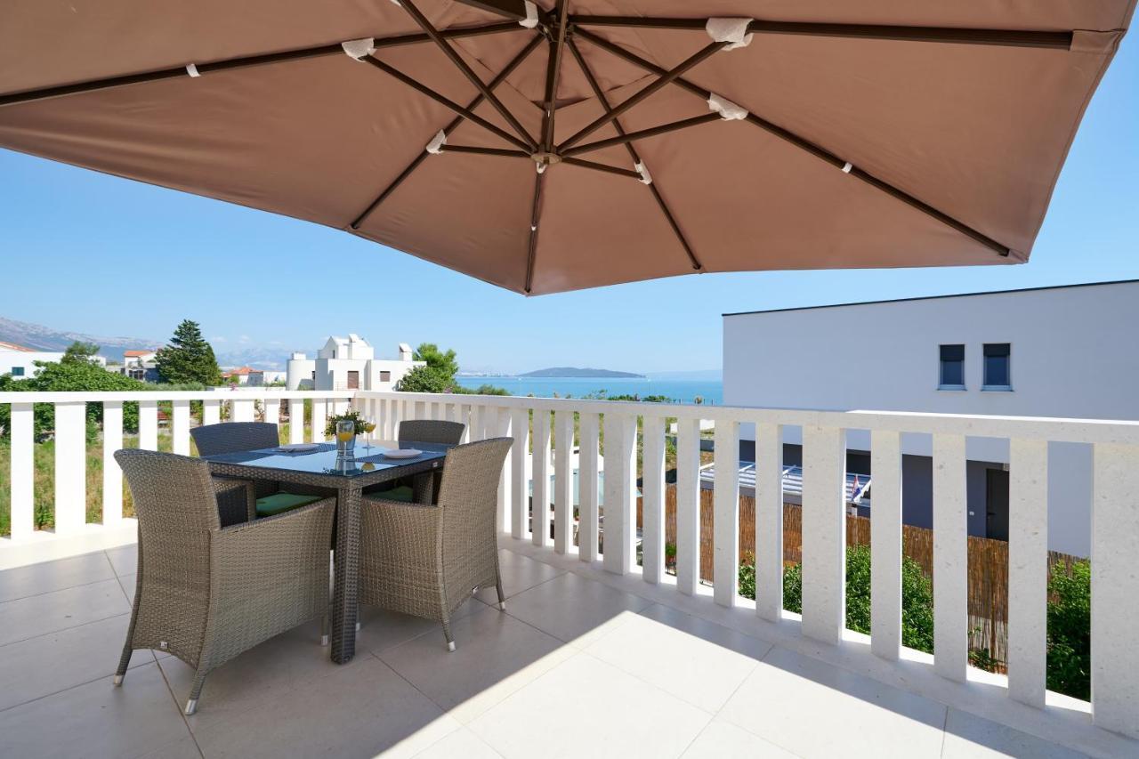 Villa Katja Kastela Bagian luar foto