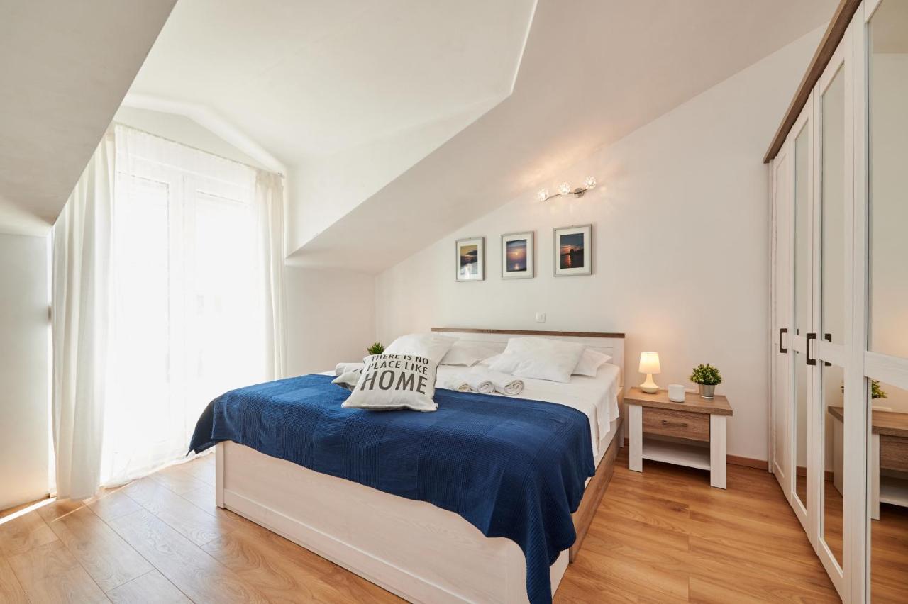 Villa Katja Kastela Bagian luar foto