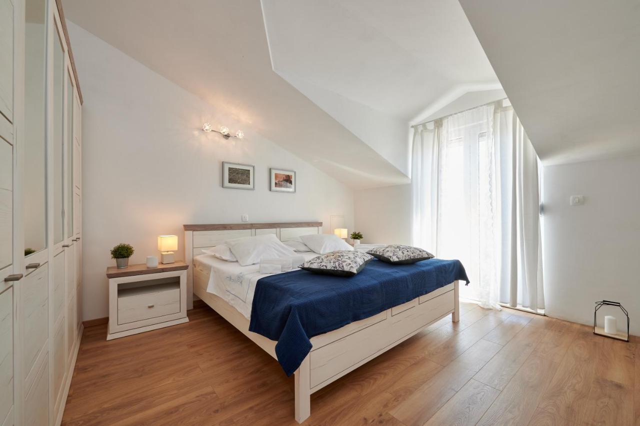 Villa Katja Kastela Bagian luar foto