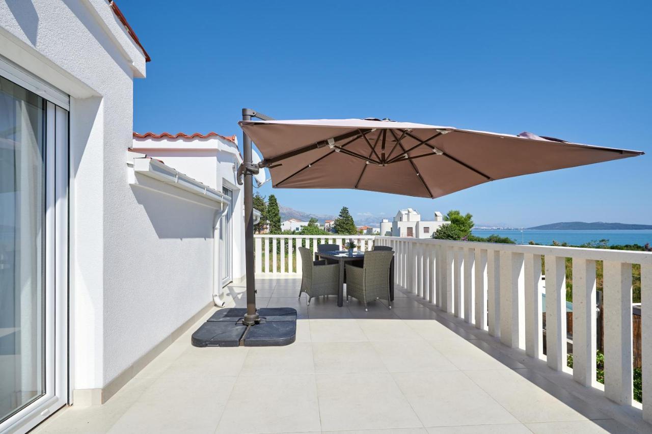 Villa Katja Kastela Bagian luar foto