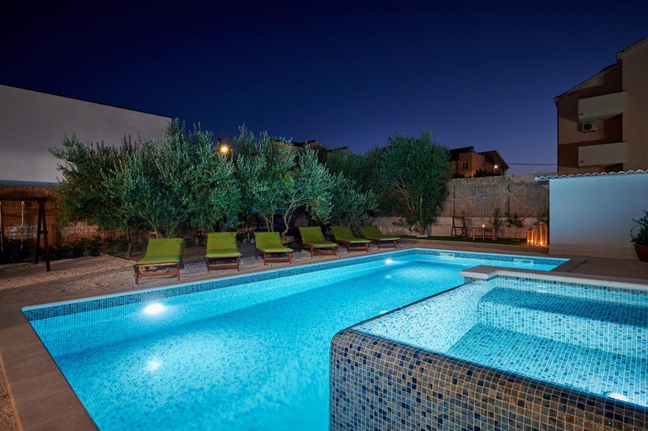 Villa Katja Kastela Bagian luar foto