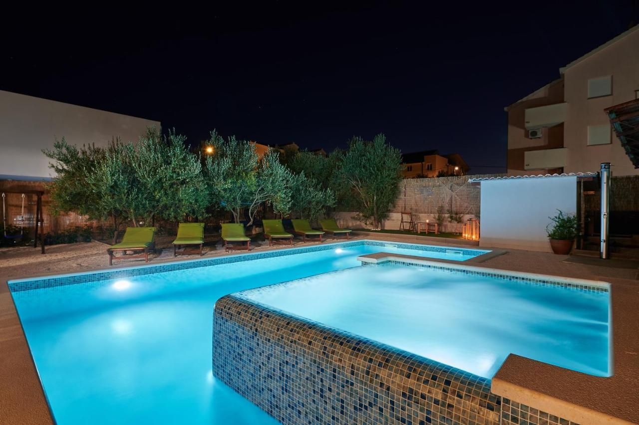 Villa Katja Kastela Bagian luar foto