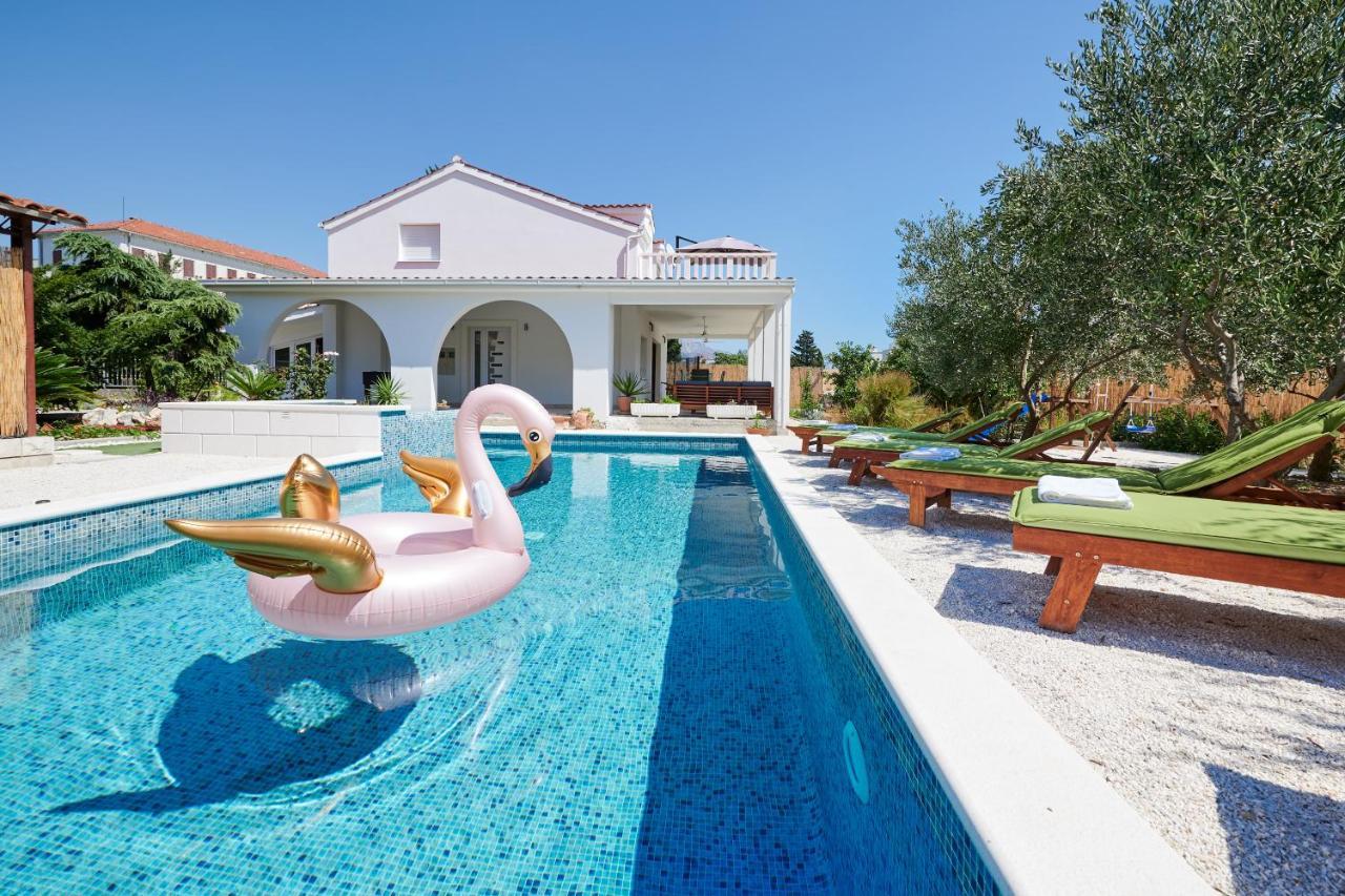 Villa Katja Kastela Bagian luar foto