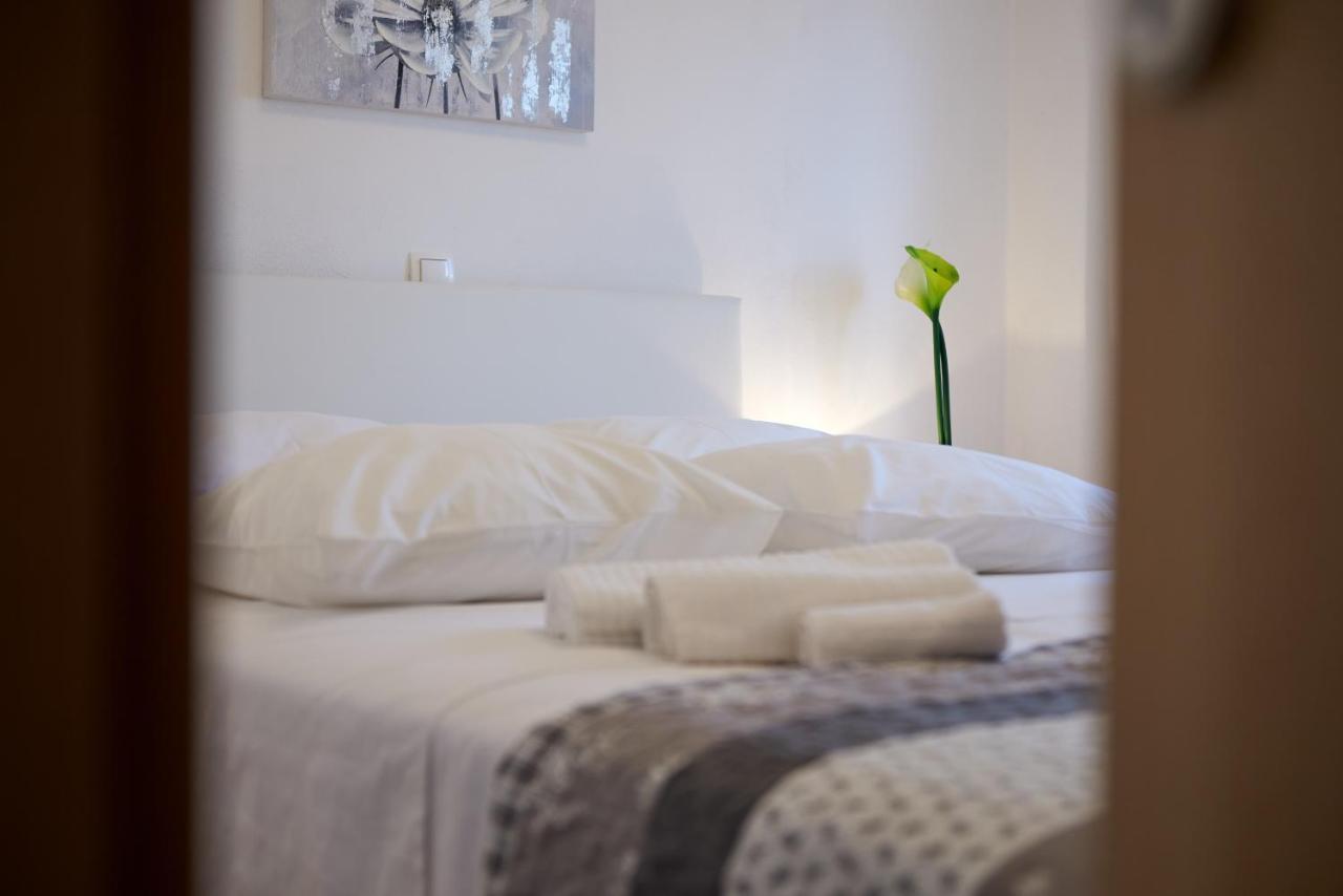Villa Katja Kastela Bagian luar foto